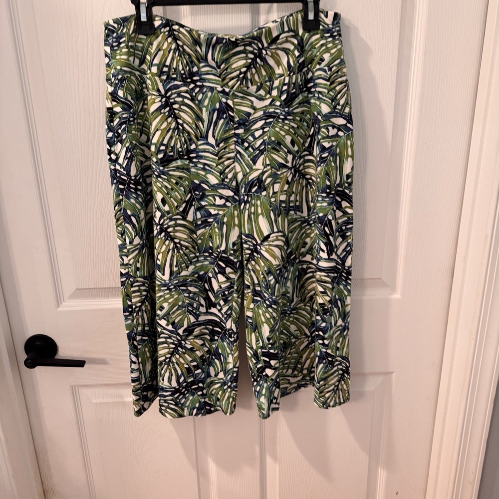 J Jill Women's Sz M Petite Wearever Collection Green Palm Wide Leg Crop Pant